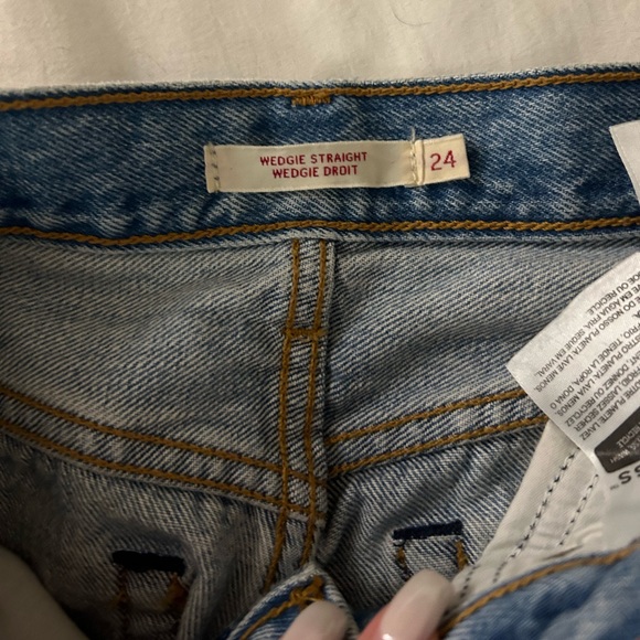 Levis WEDGIE STRAIGHT FIT WOMEN'S JEANS - Picture 3 of 4